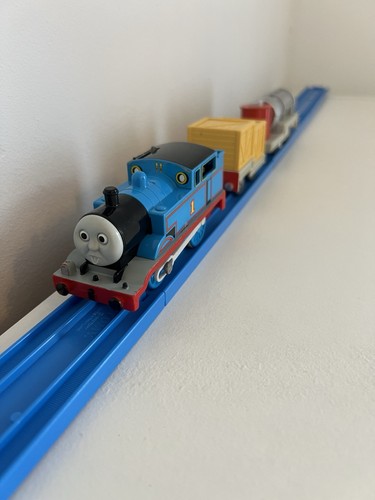 Tomy trackmaster thomas train - tomy,